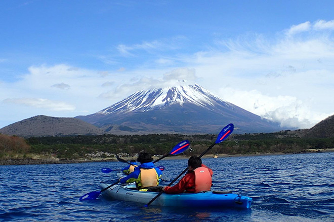 カヌーで湖上散歩